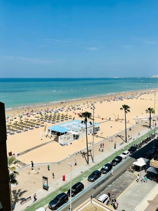 Apartamento A Pie De Playa. Cadix Extérieur photo