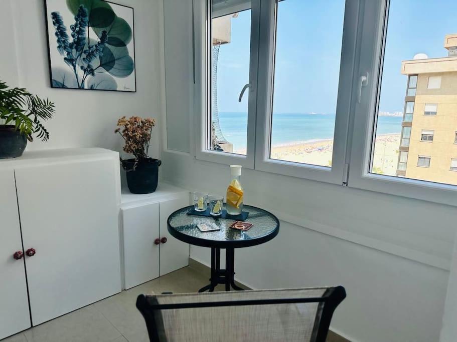 Apartamento A Pie De Playa. Cadix Extérieur photo